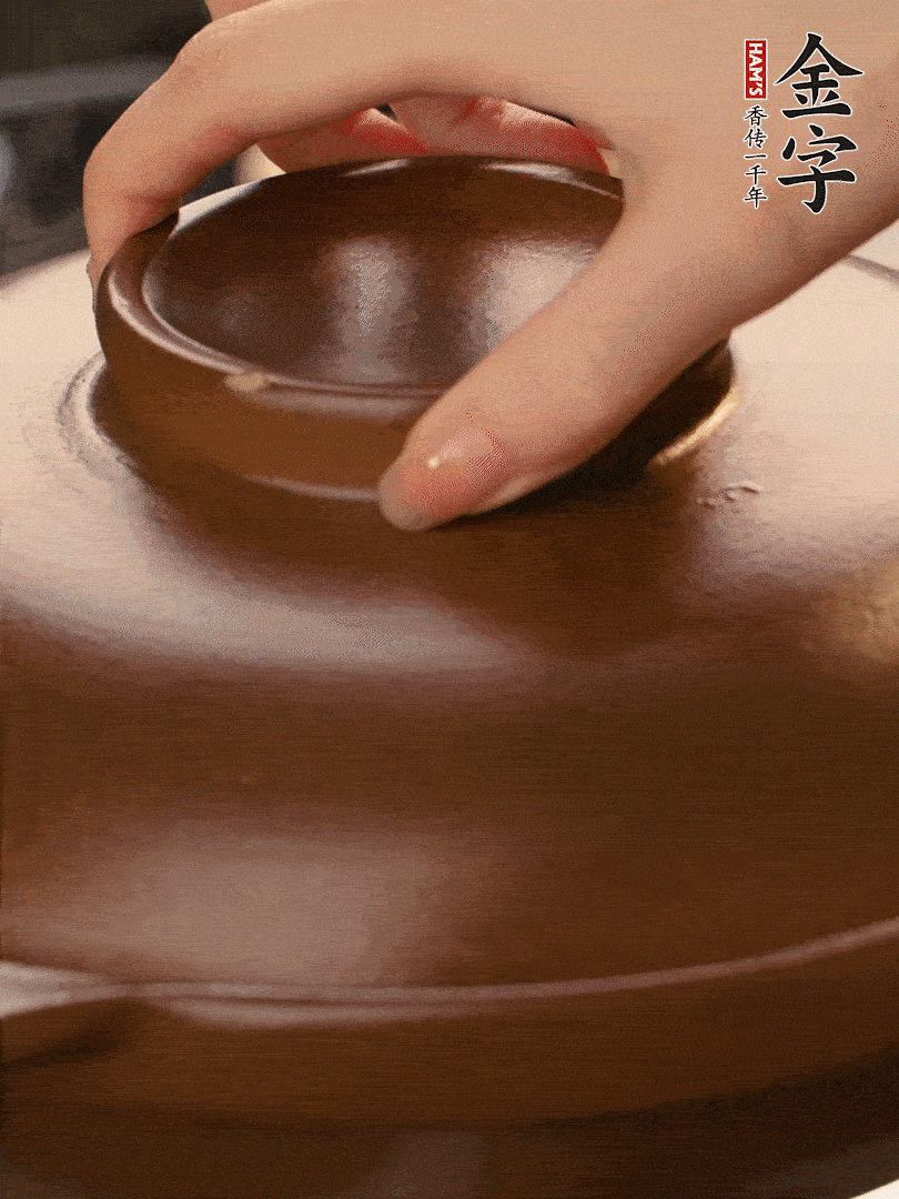 再下日本豆腐煮3分鐘。