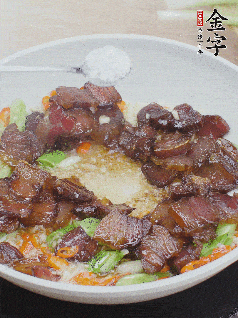 下醬油肉，一點(diǎn)生抽、白糖調(diào)味。