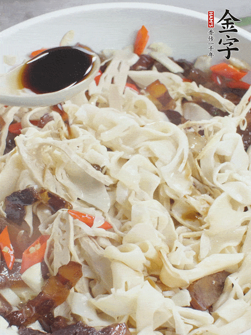 下糯米筍，淋一點(diǎn)生抽、蠔油調(diào)味。